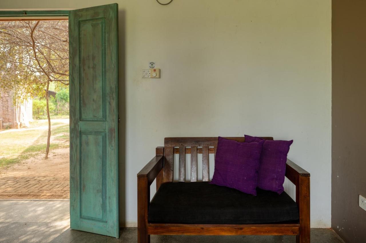 Hide Yala Bed & Breakfast Tissamaharama Bagian luar foto