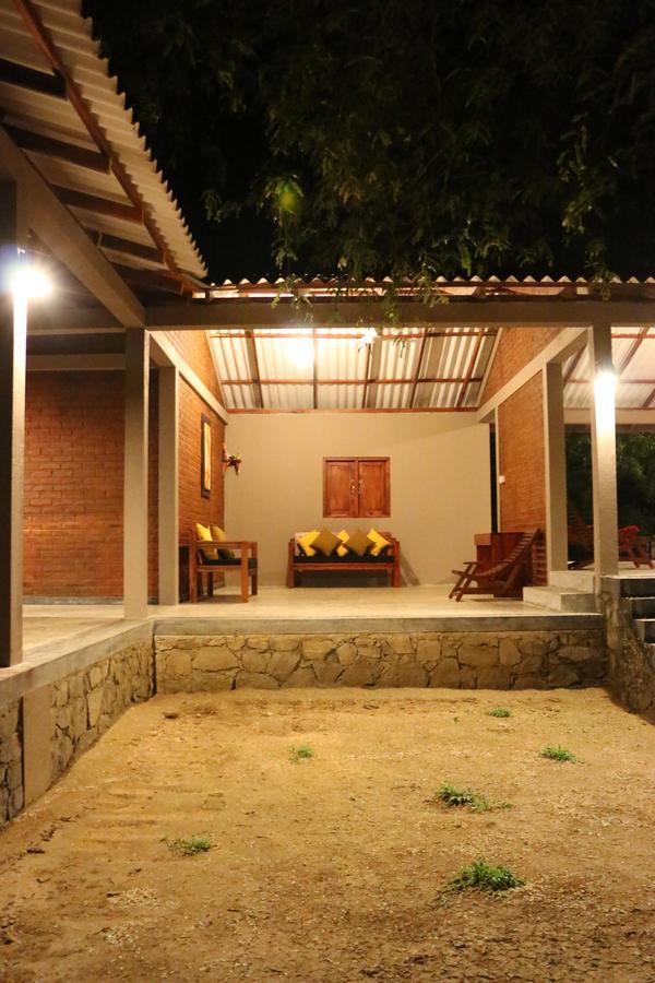 Hide Yala Bed & Breakfast Tissamaharama Bagian luar foto